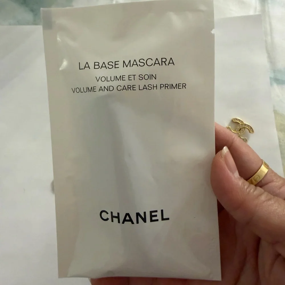 CHANEL Pearl Necklace/choker with Gold Charm with free chanel mascara primer - Picture 7 of 7